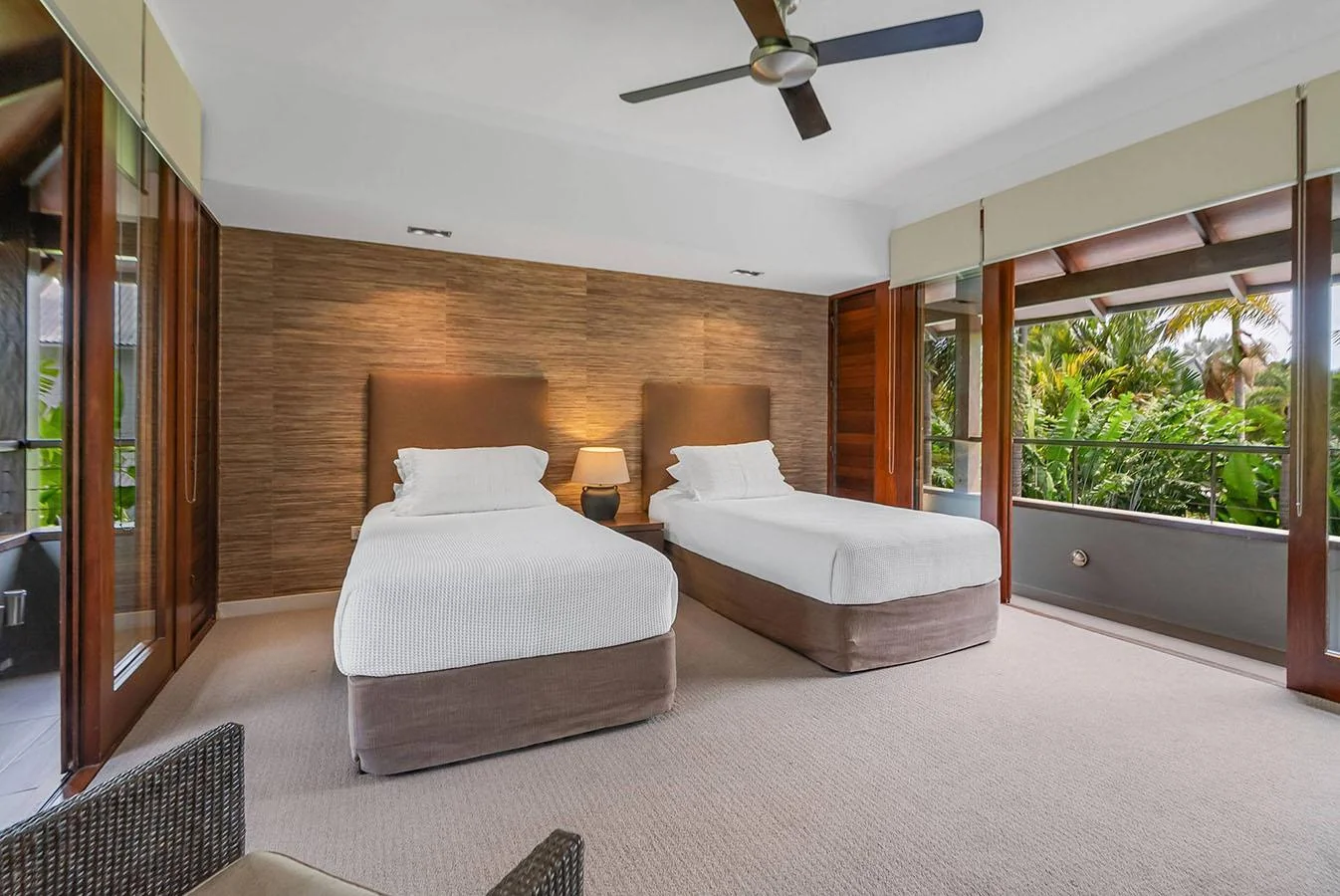 A flexible twin bedroom